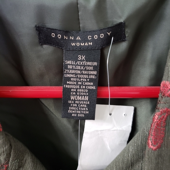 Silk embroidered jacket. Size 3X - Picture 2 of 6